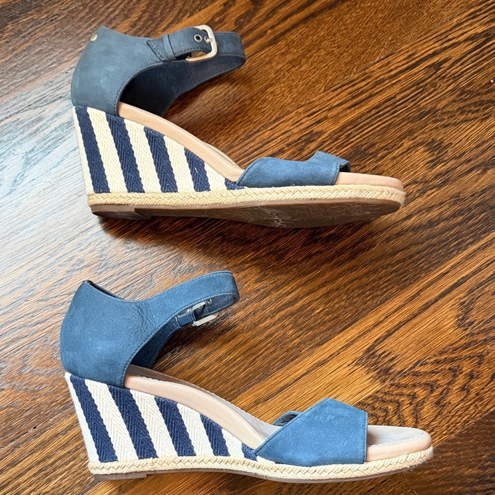 UGG Navy and Tan Wedge Sandals - Picture 4 of 10